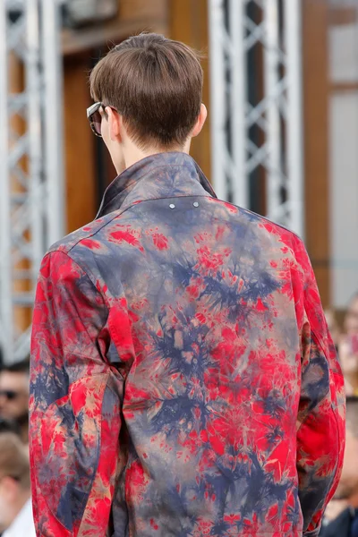 Look 70